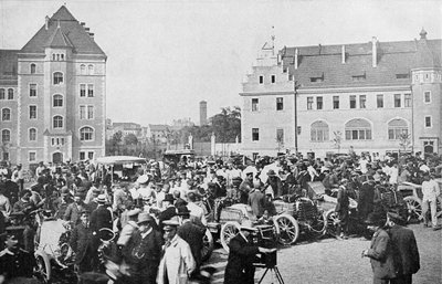 Picture of the Automobile Trip Paris-Berlin. Installation of the Cars in the Courtyard of the Alexanderkaserne in Berlin by H.Rudolphy